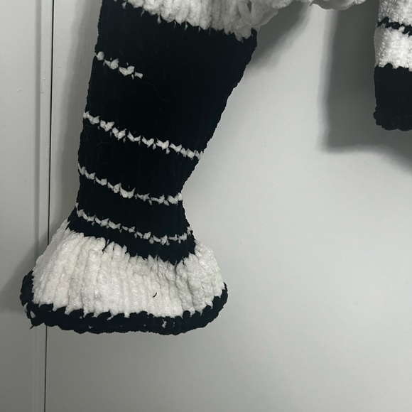 Hand made sweater, one of a kind, soft, sexy and very feminine ❤️ - Picture 7 of 7